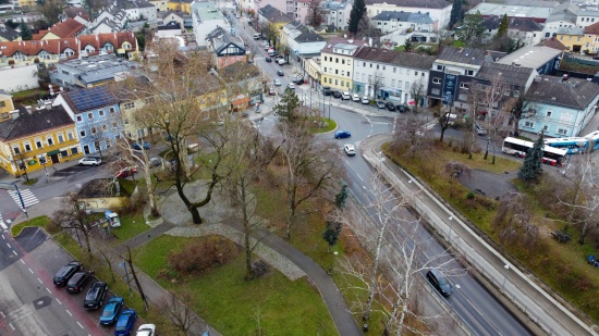 Schuss abgefeuert: Nordmazedonier bedrohten nach Verfolgungsjagd in Wels-Neustadt Rumnen mit Waffe