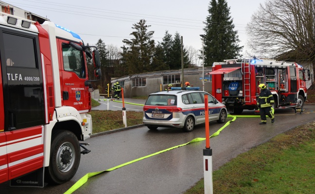 Explosionsgefahr durch bei Bauarbeiten beschdigte Gasleitung in Stadl-Paura