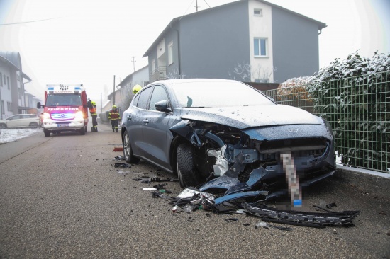 Aufrumarbeiten an zwei Einsatzrtlichkeiten nach nchtlichem Unfall mit Fahrerflucht in Marchtrenk