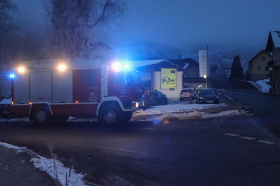 Verkehrsunfall zwischen zwei PKW auf Scharnsteiner Strae in Scharnstein endet glimpflich