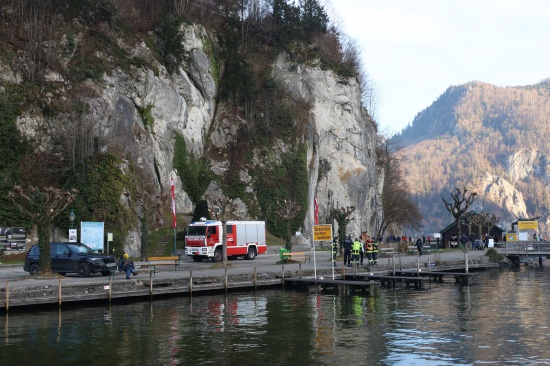 Tragischer Ausgang: Abgngiger (76) bei Suchaktion bei Traunkirchen leblos aus Traunsee geborgen