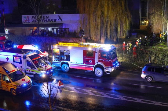 Groeinsatz bei Brand in einem Mehrparteienwohnhaus in Wels-Lichtenegg