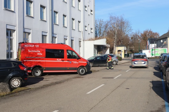 Fenster eingeschlagen: Sicherungseinsatz der Feuerwehr bei leerstehendem Gebude in Wels-Innenstadt