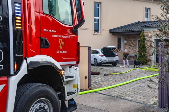 Hund als Brandmelder: Einsatz zweier Feuerwehren bei Brand in einem Wohnhaus in St. Marien