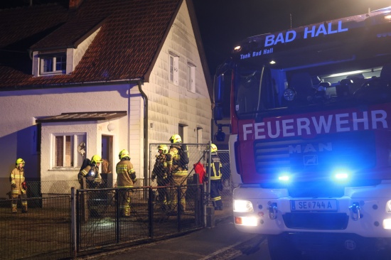 Nchtlicher Einsatz der Feuerwehr bei Brand von Akkugerten in einem Wohnhaus in Bad Hall